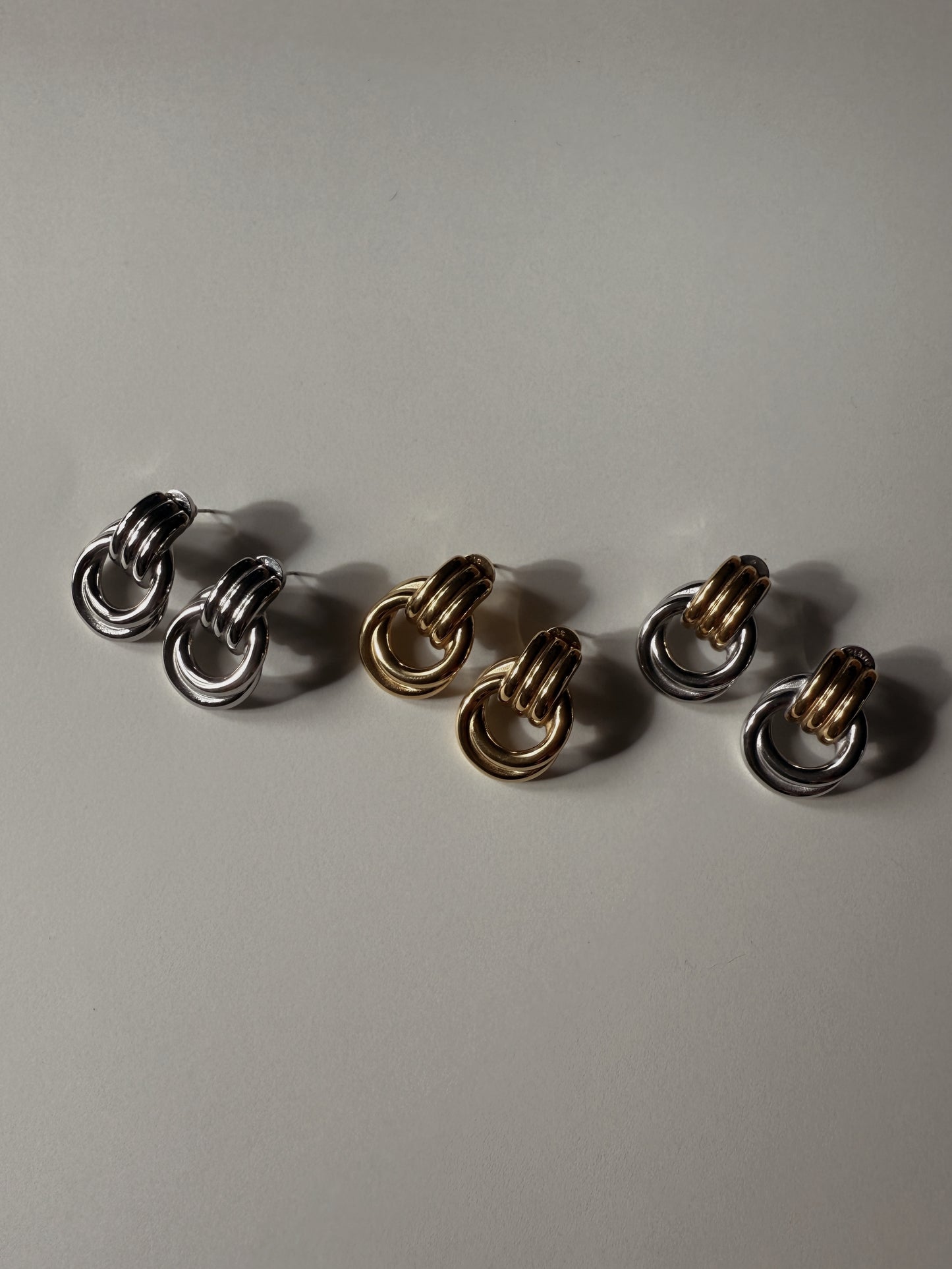 MAE—18K Sculpted Hoops